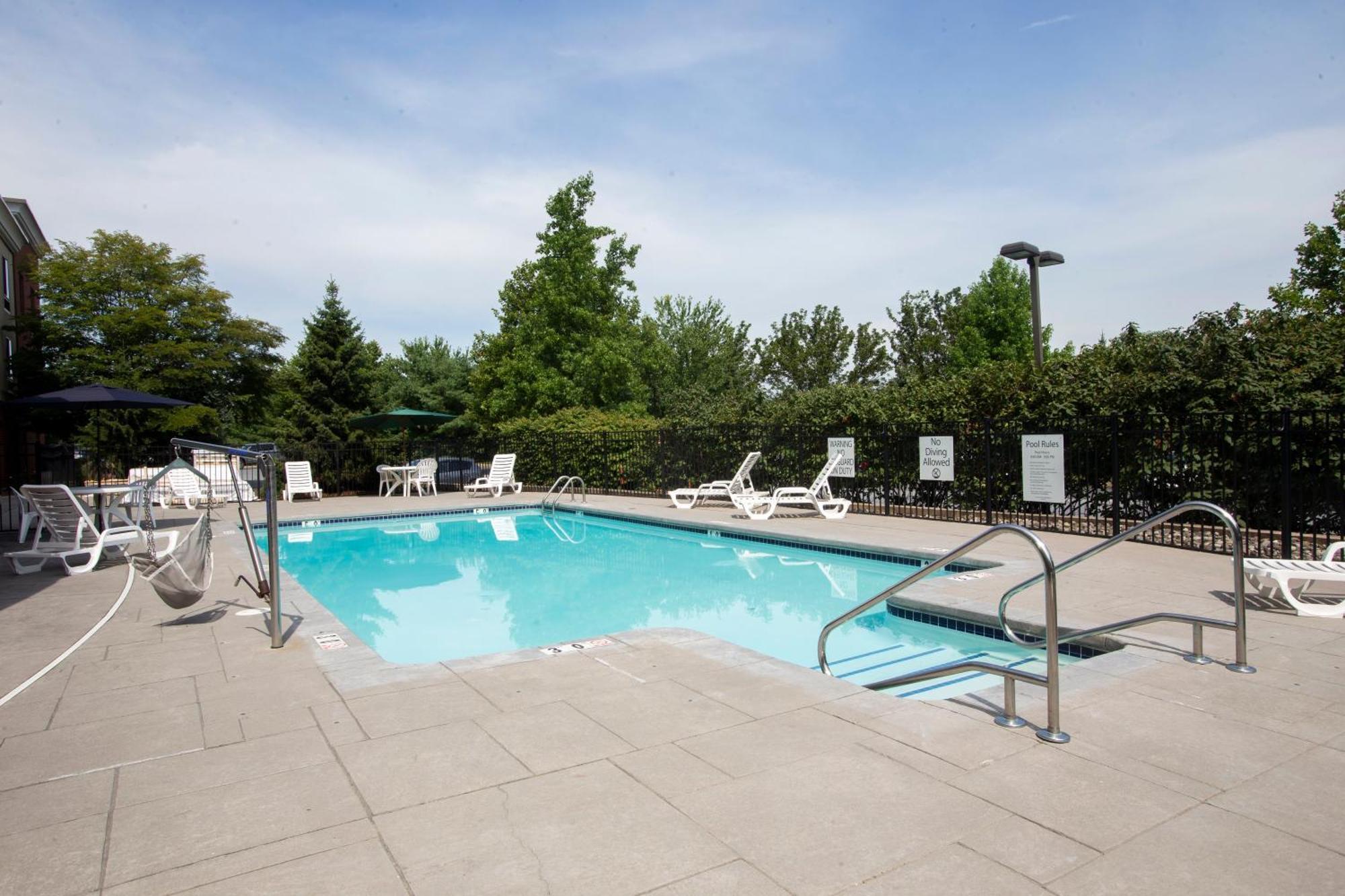 Holiday Inn Express Hotel & Suites Bethlehem Airport/Allentown Area By Ihg Exterior photo