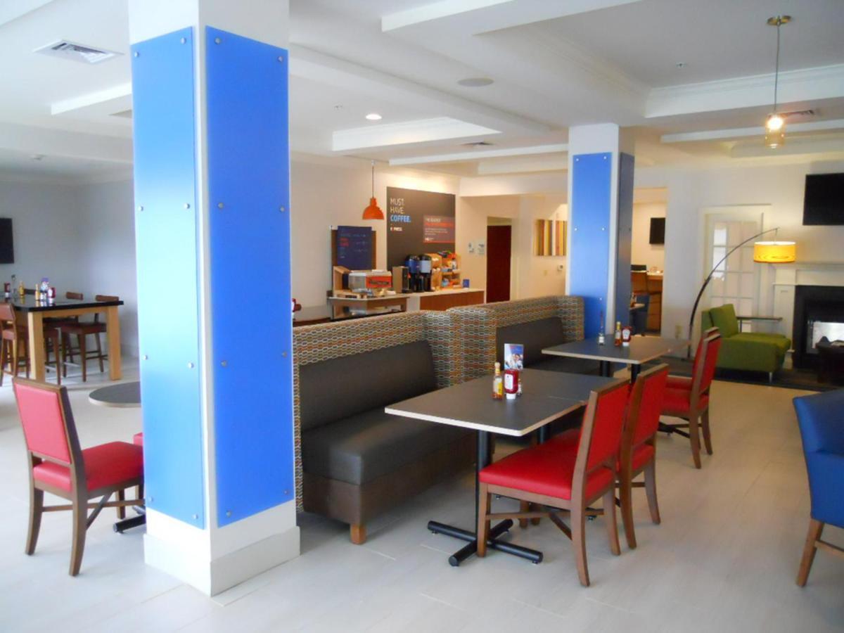 Holiday Inn Express Hotel & Suites Bethlehem Airport/Allentown Area By Ihg Exterior photo
